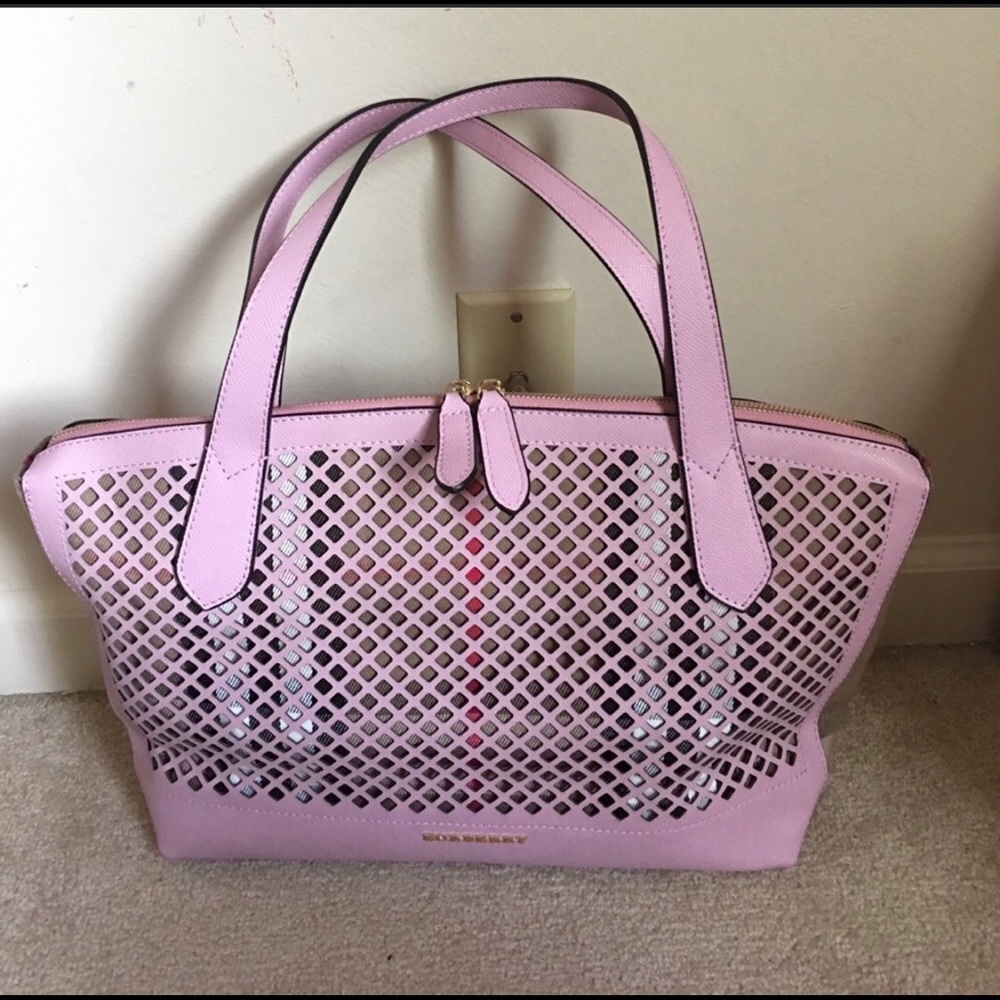Women house check and perforated handbag tote